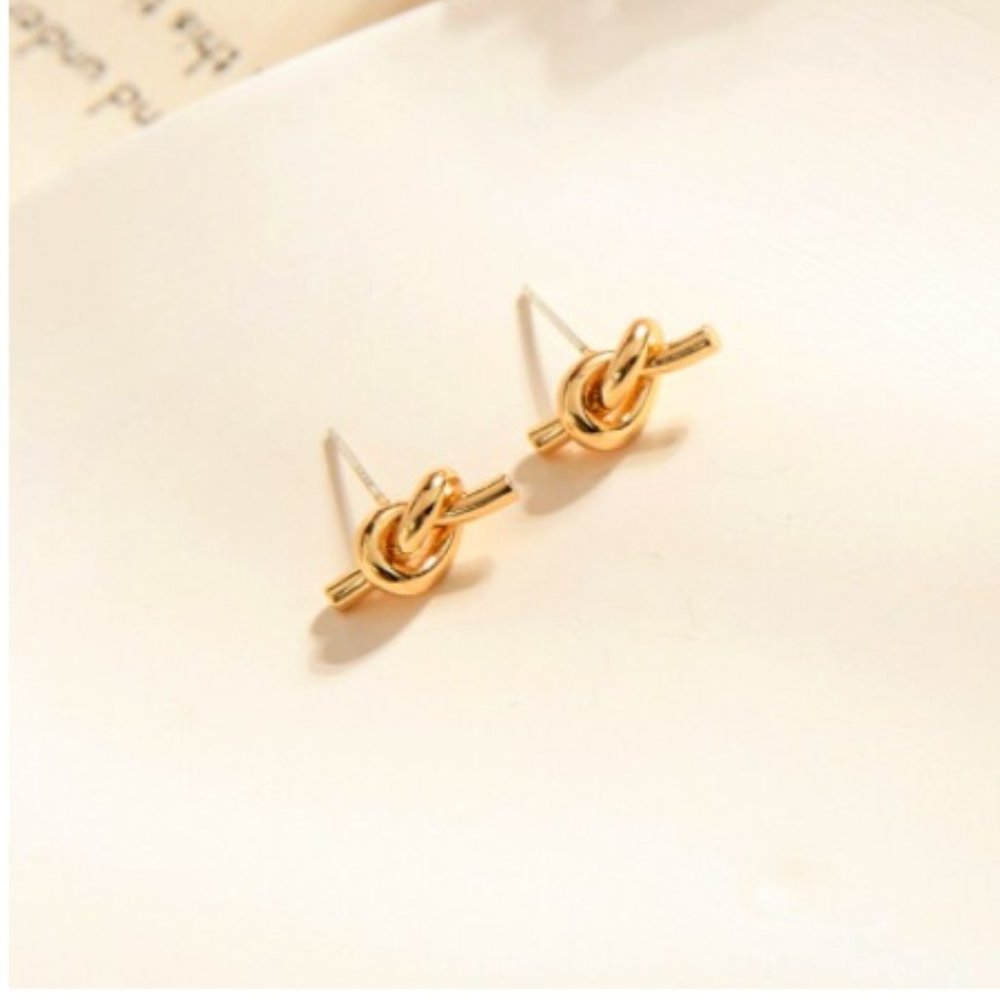 Chic Gold Knot Stud Earrings - Picture 1 of 1
